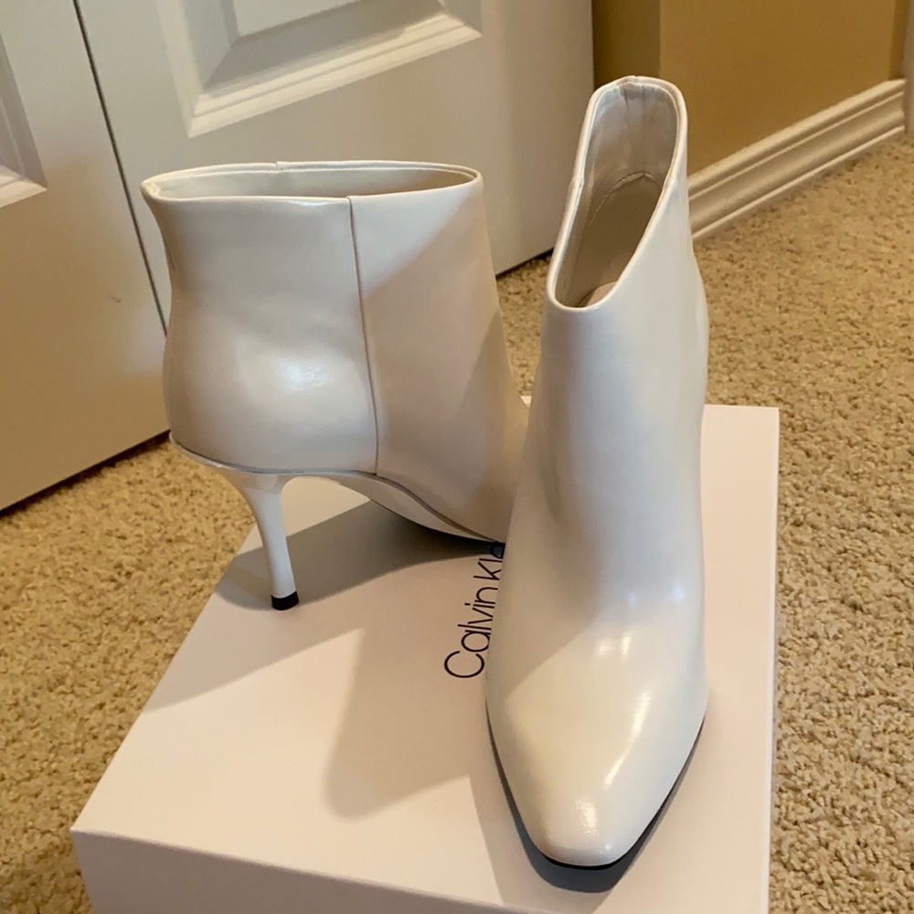 Shoes - Picture 3 of 7